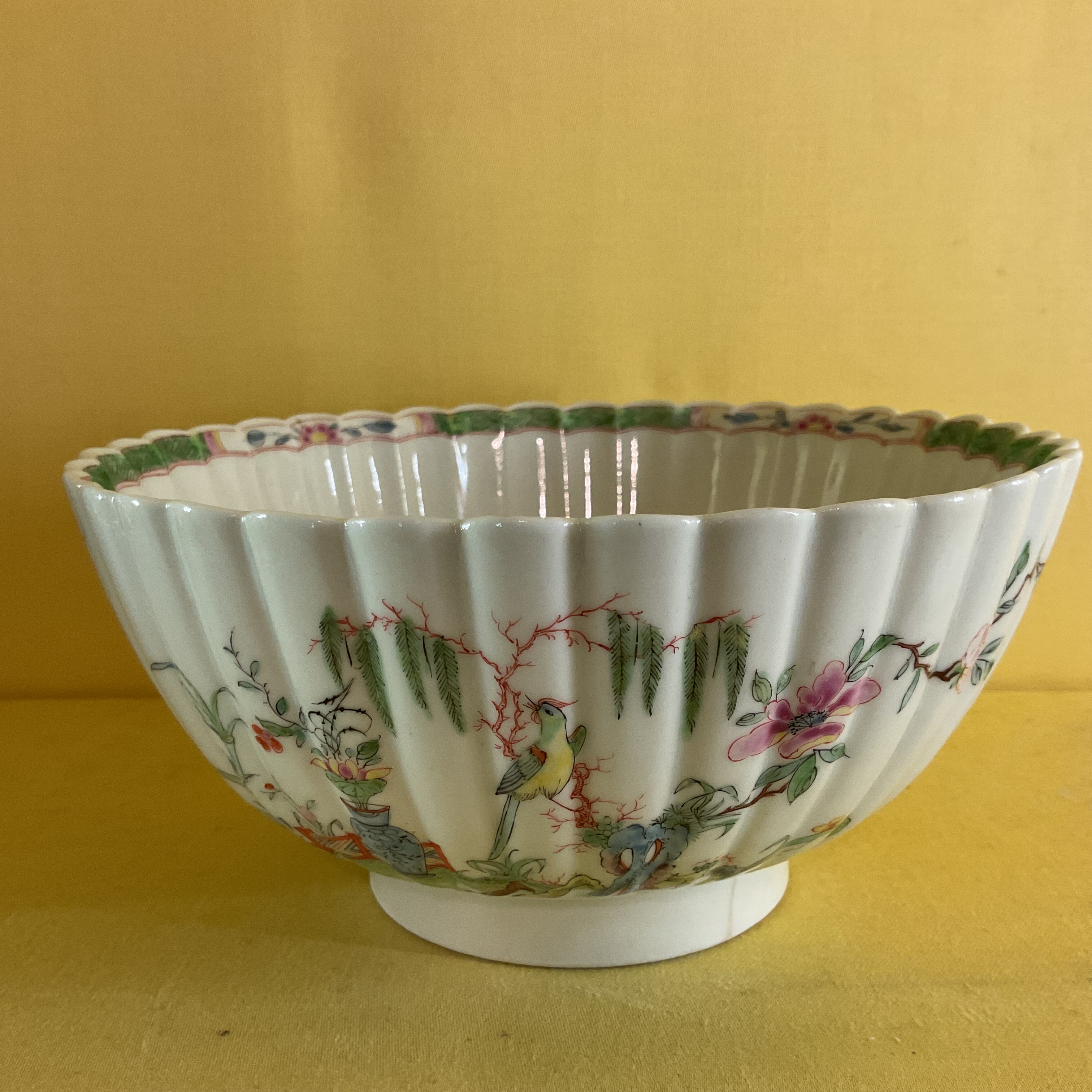 An extremely rare Worcester fluted round bowl