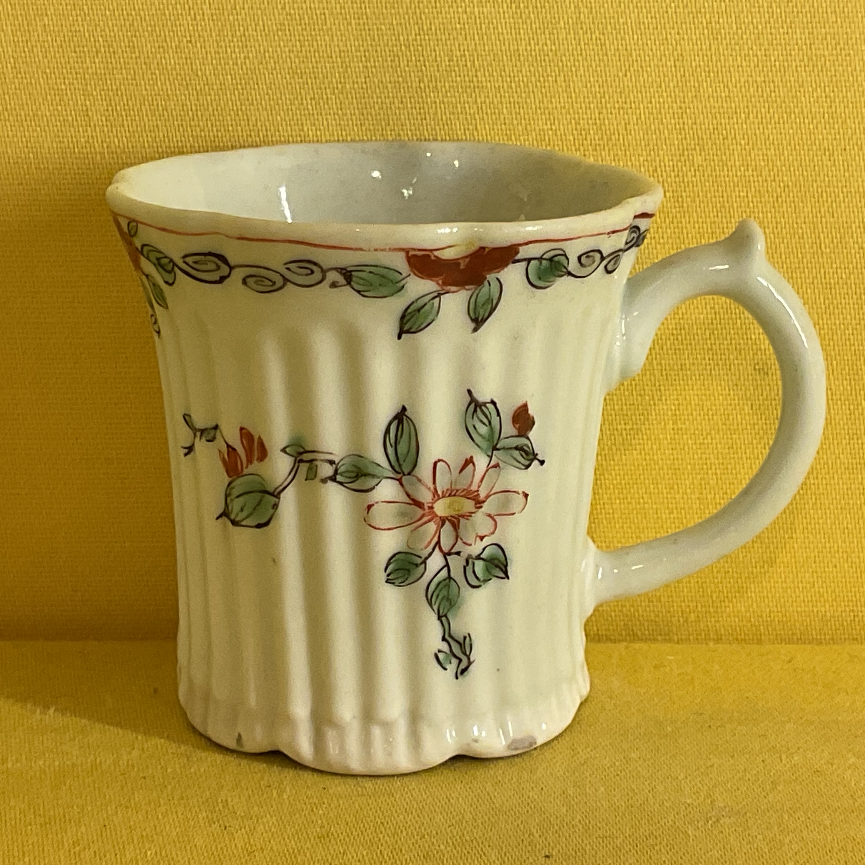 An early Worcester coffee can 