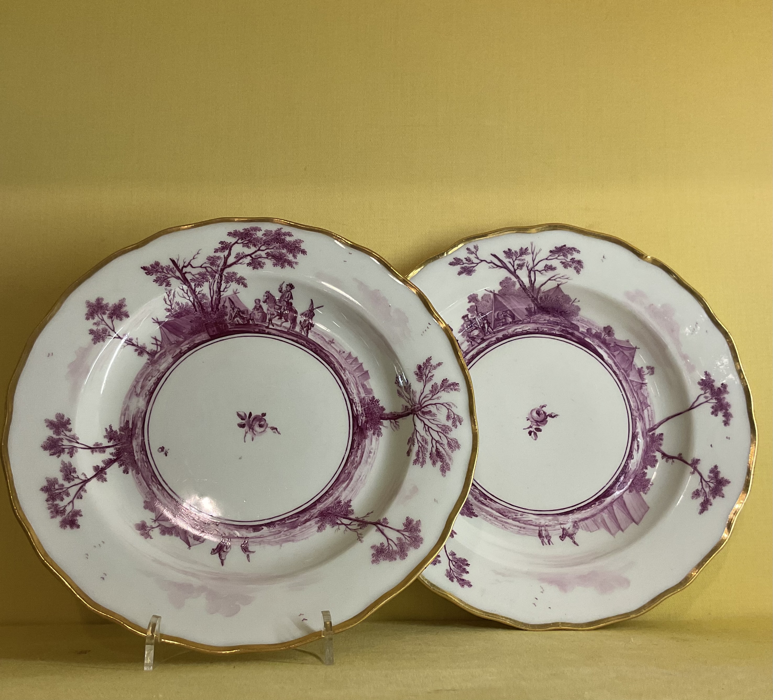 A rare pair of Chelsea plates