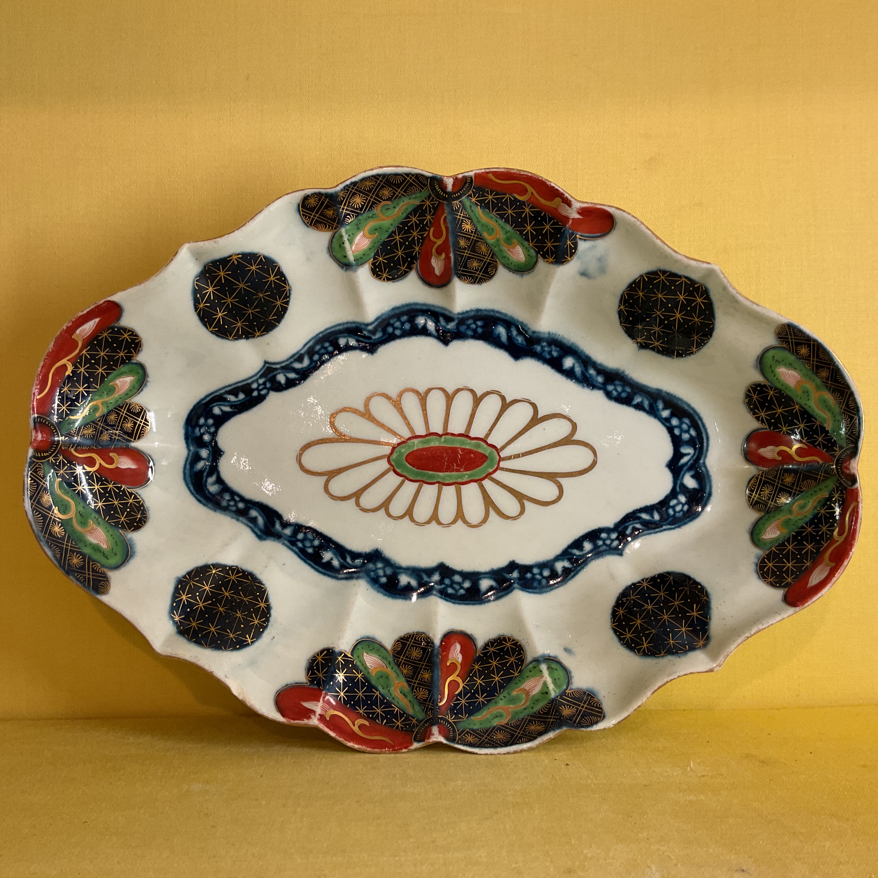 A Worcester lozenge shaped dish 