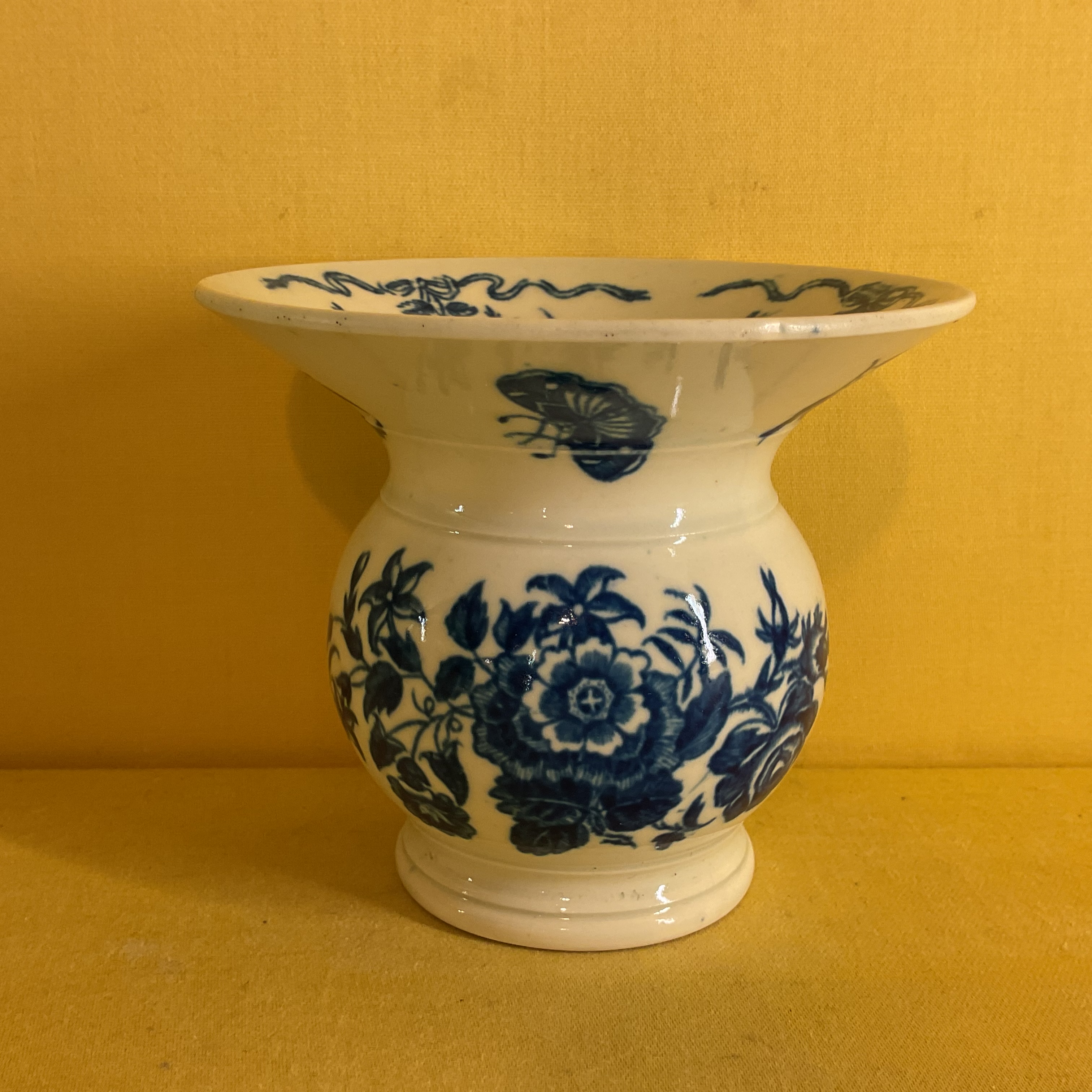 A Worcester spittoon