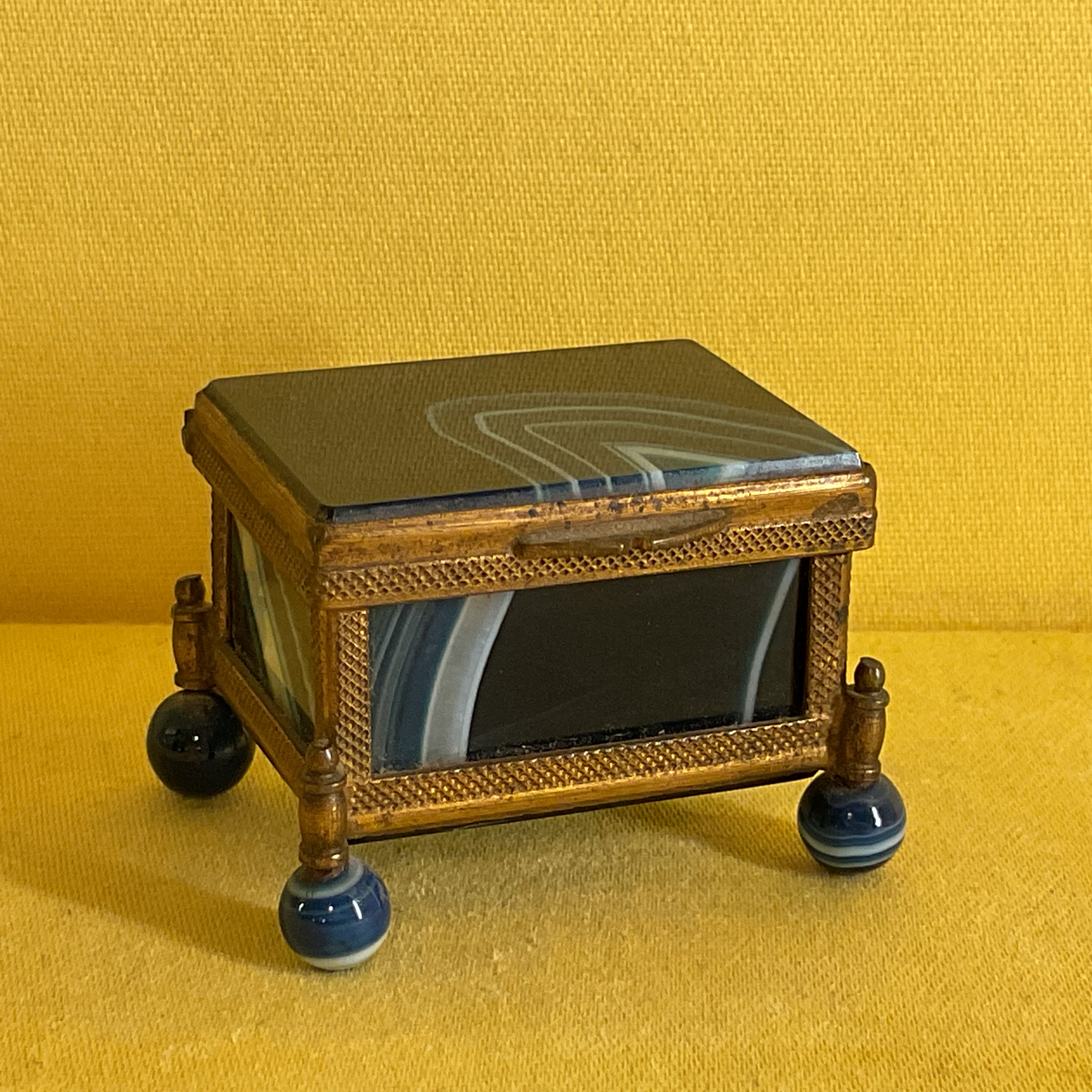 A 19th century blue stained agate box 