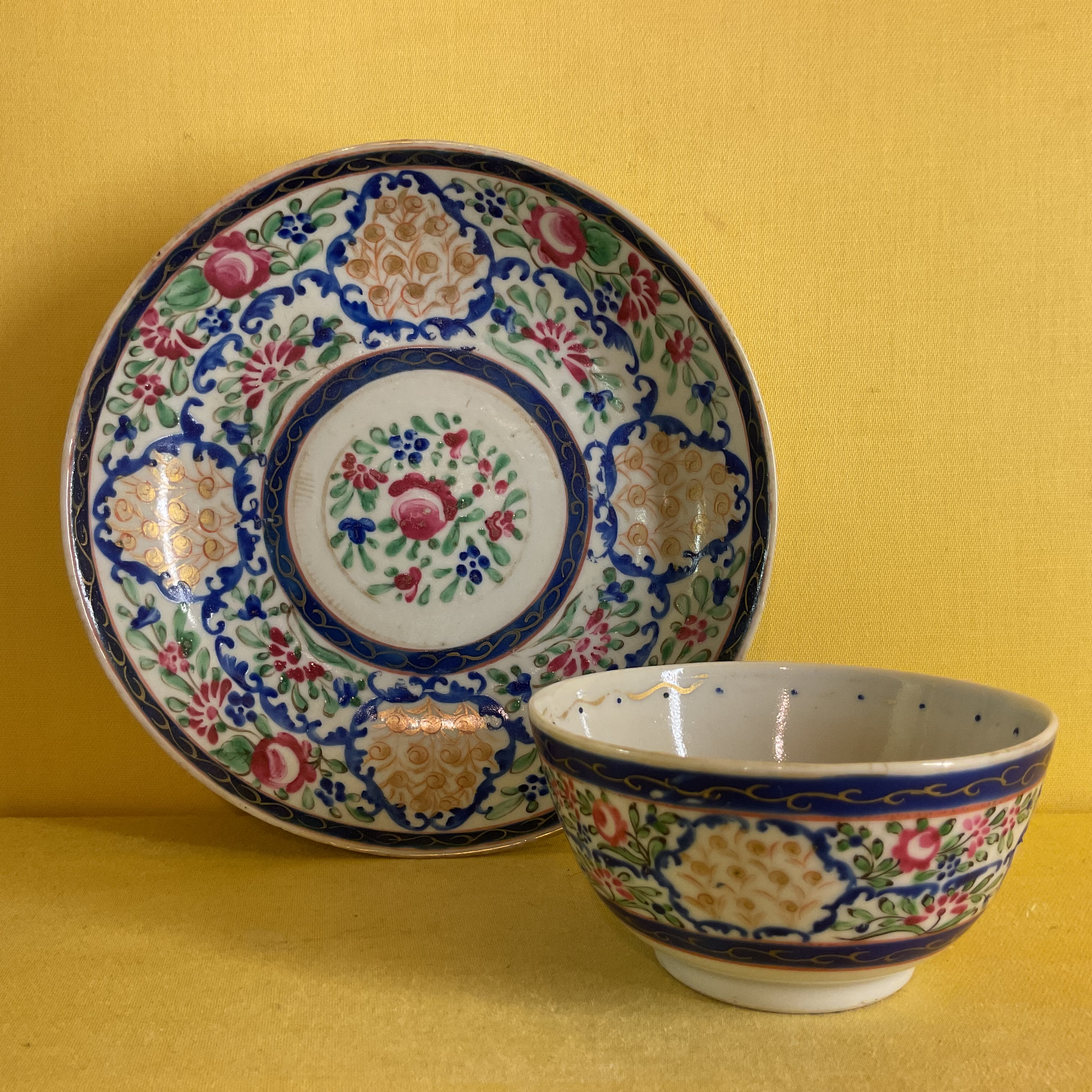 A Chinese Export tea bowl and saucer, for the Turkish market 