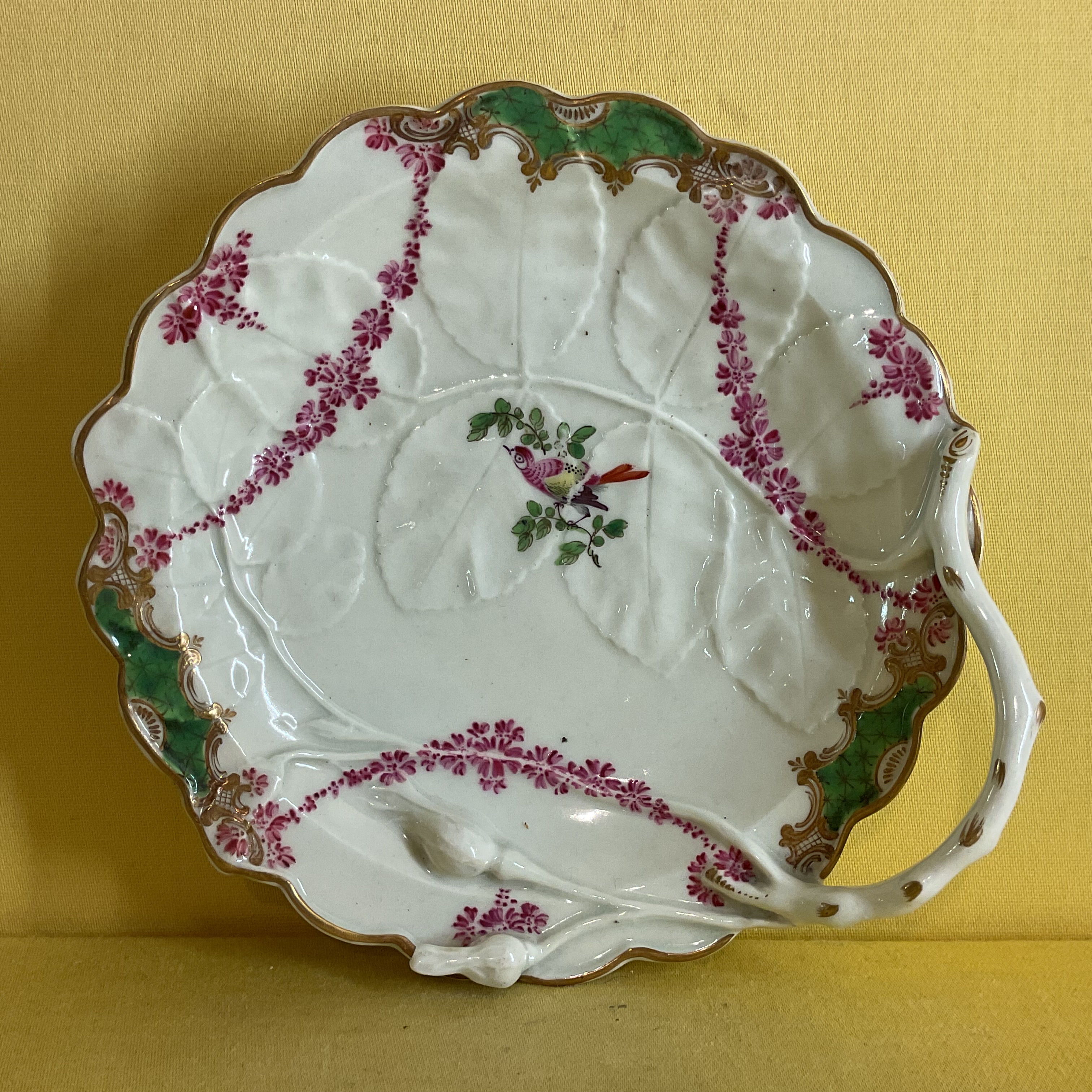 A Worcester ‘Blind Earl’ sweetmeat dish 