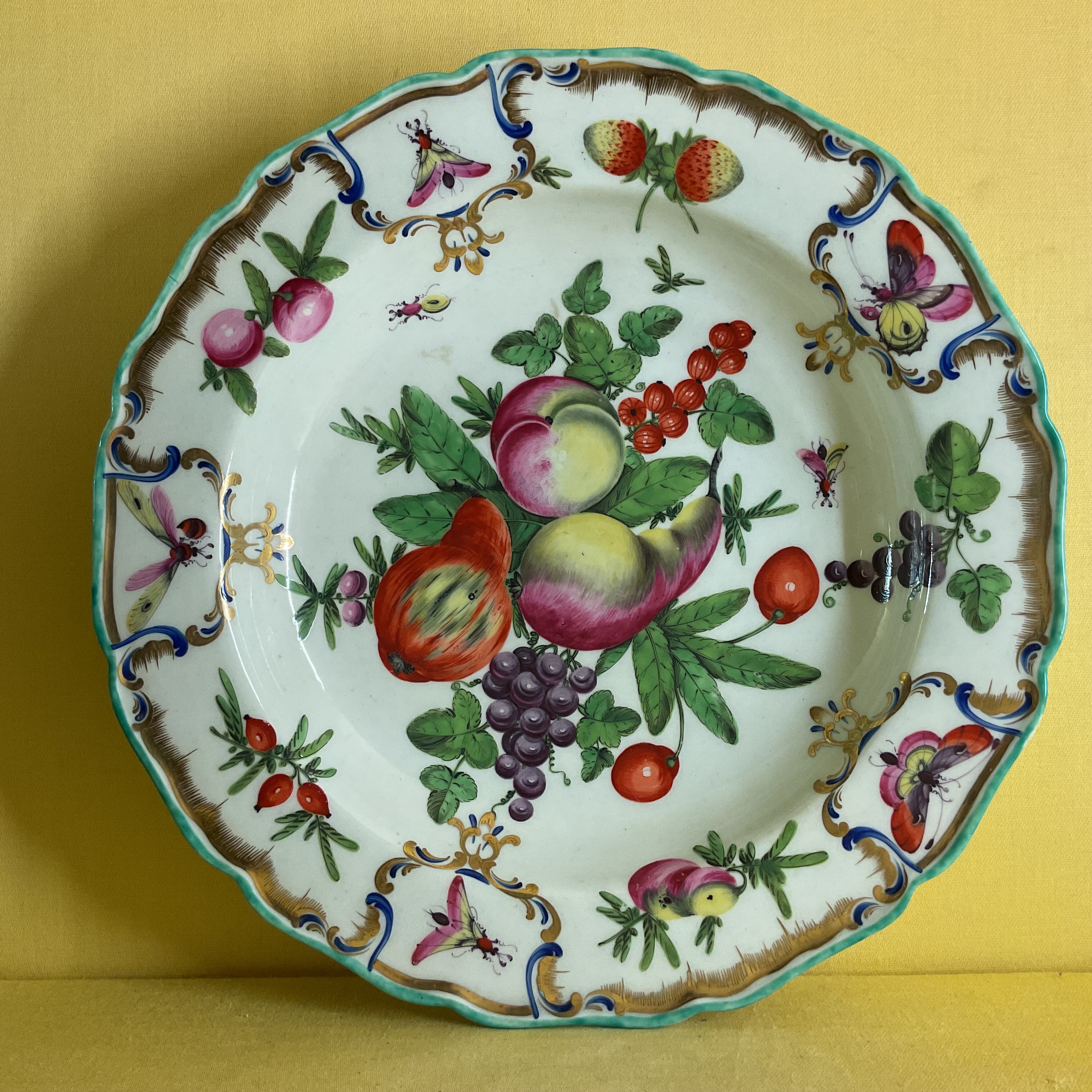 A superb Worcester plate, from the Duke of Gloucester Service 