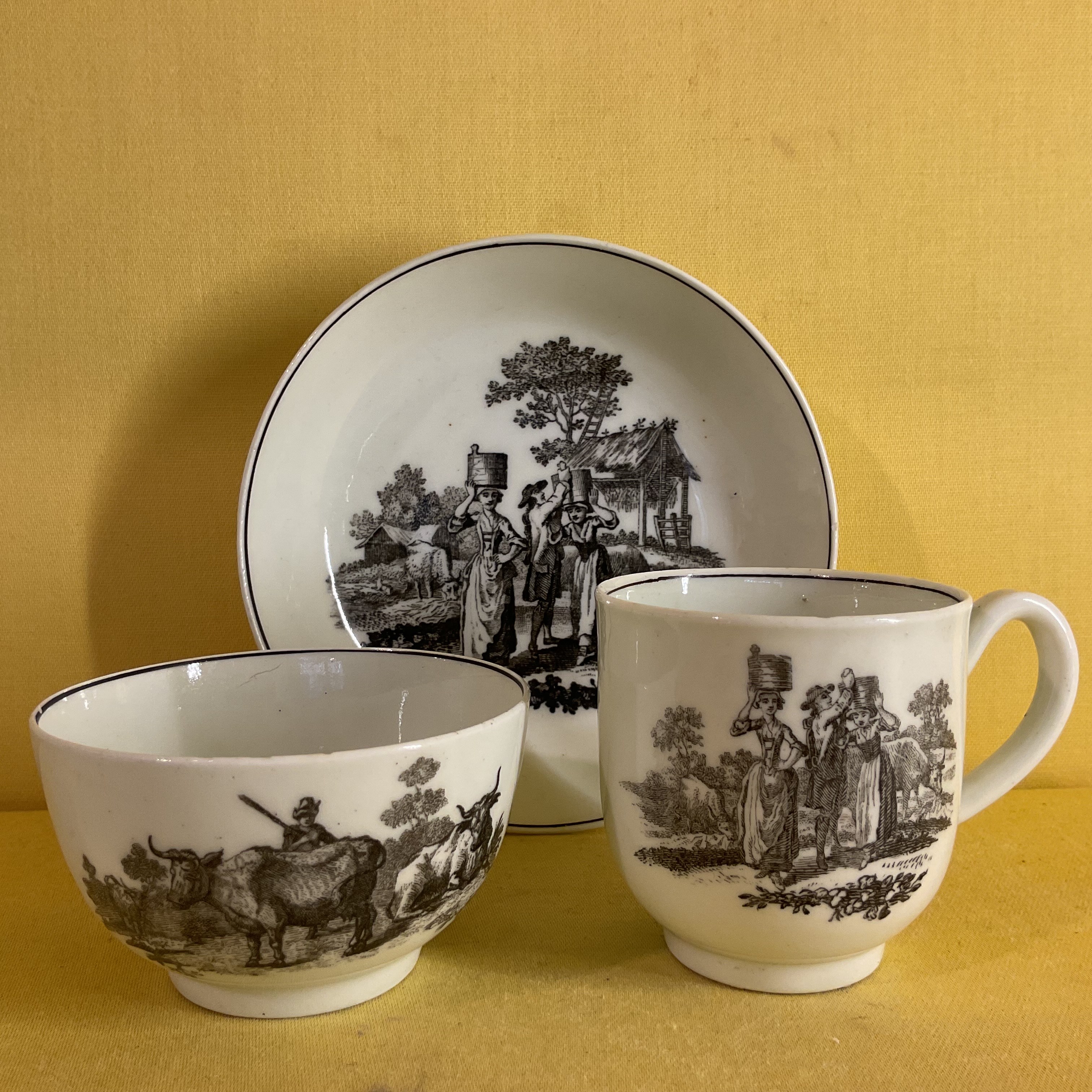 A Worcester tea bowl, coffee cup and saucer 
