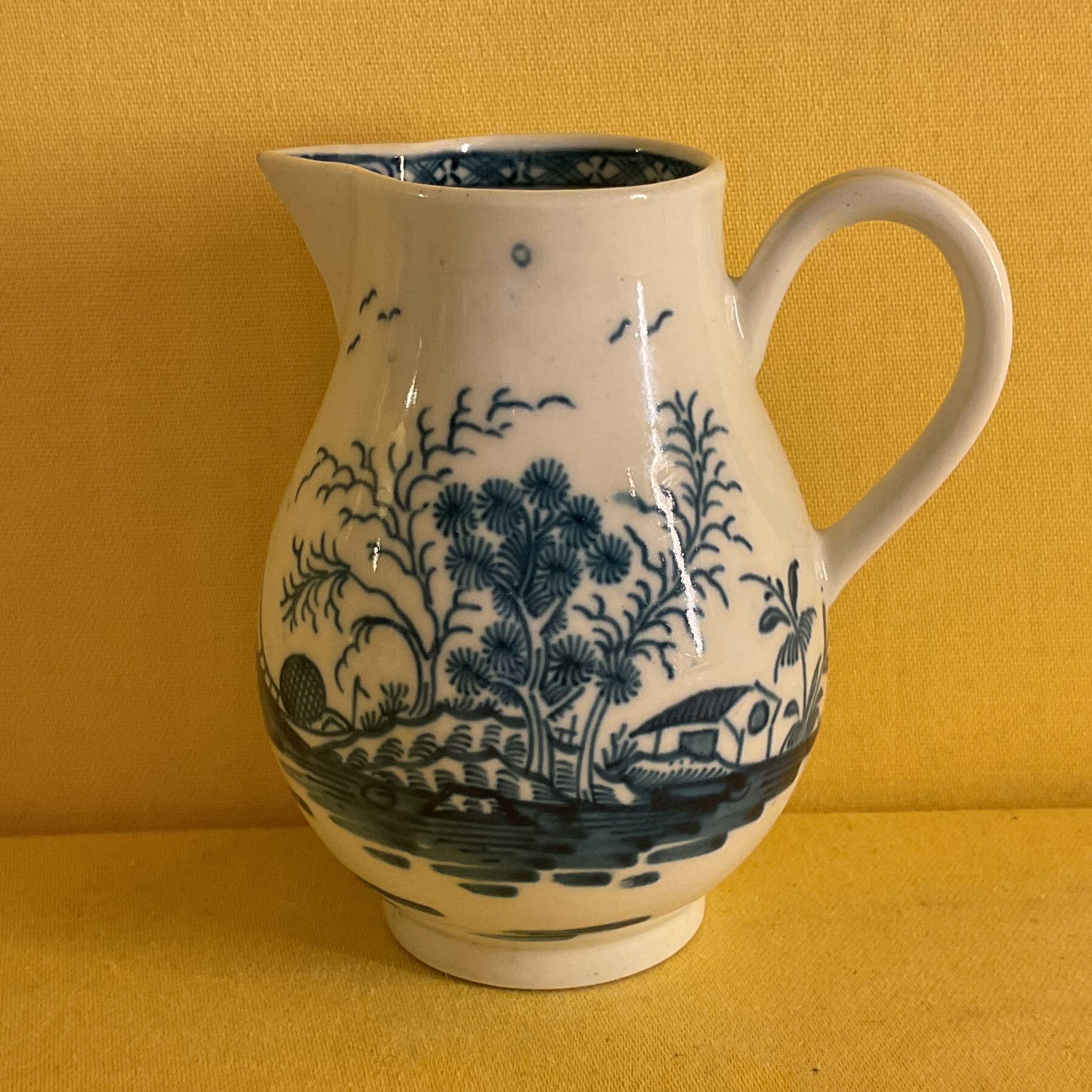 A Worcester milk jug 
