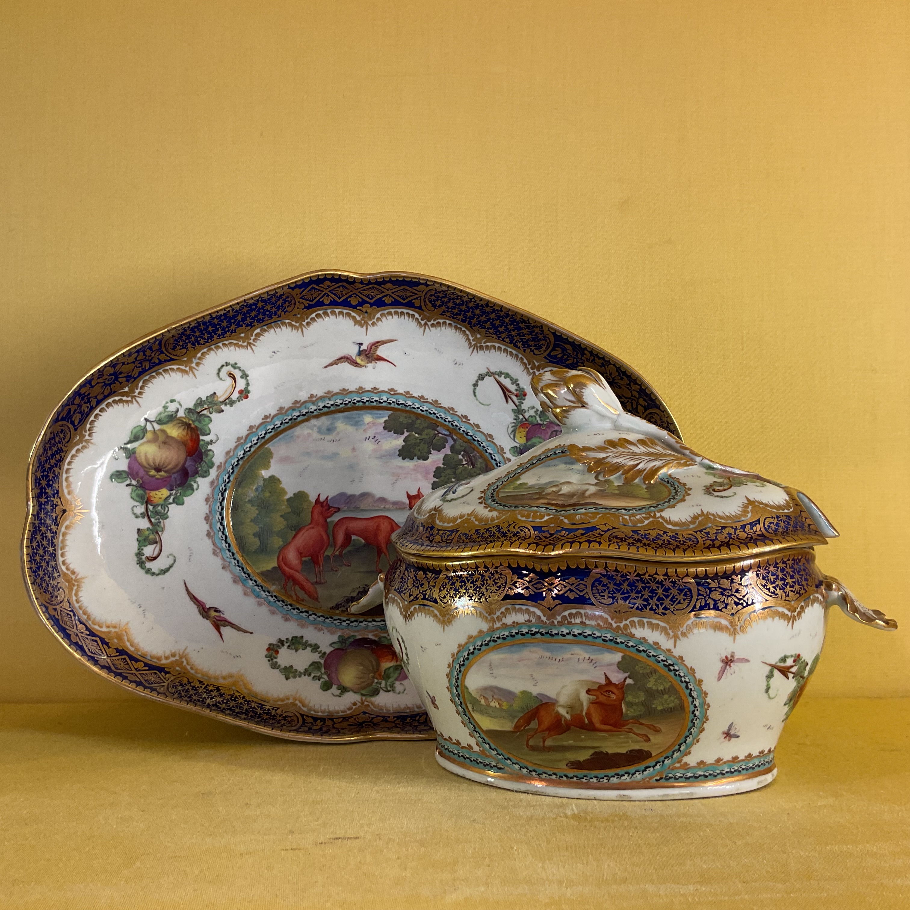 A Worcester sauce tureen, cover and stand 