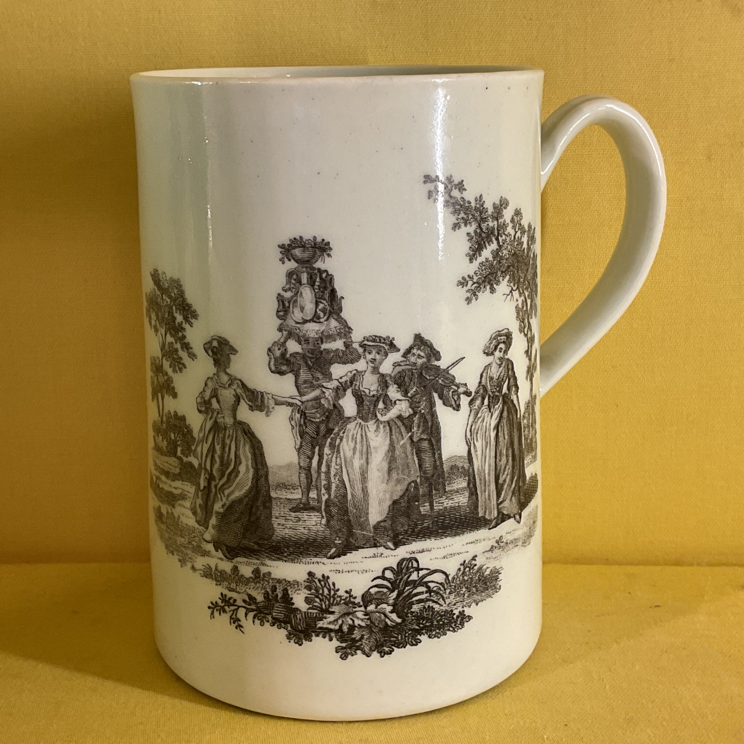 A Worcester cylindrical mug 
