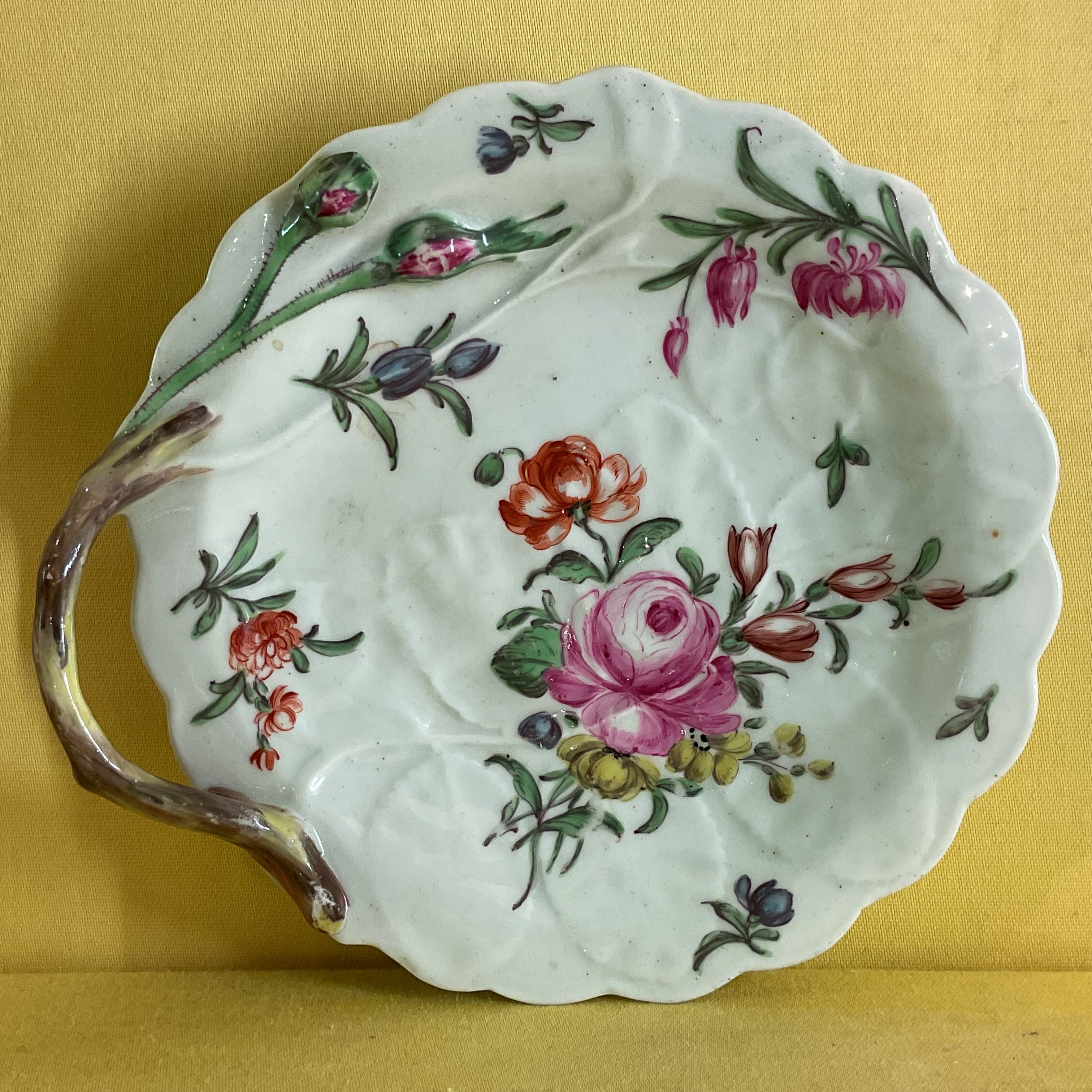 A Worcester ‘Blind Earl’ sweetmeat dish 