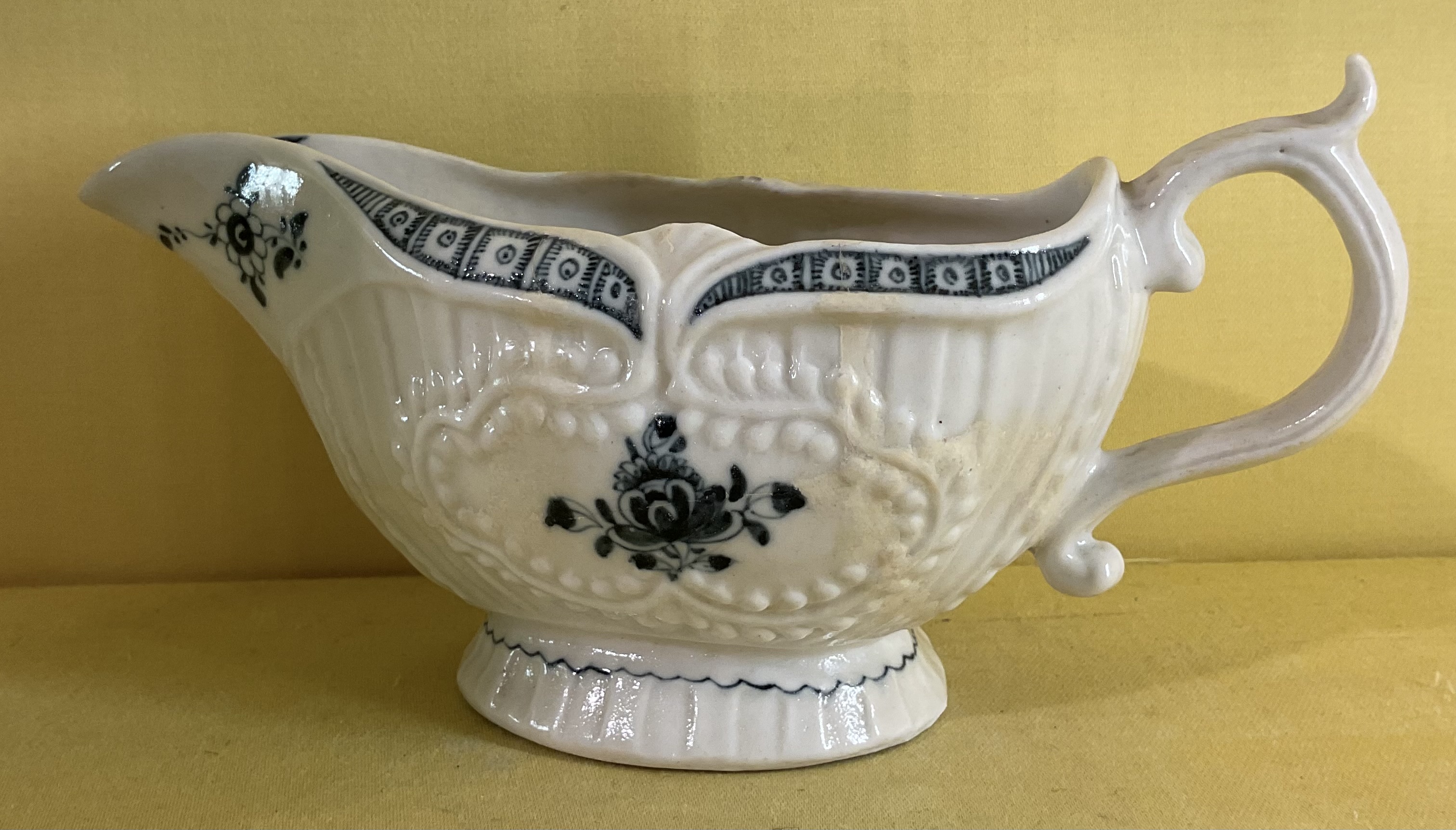 A Plymouth oval sauceboat 