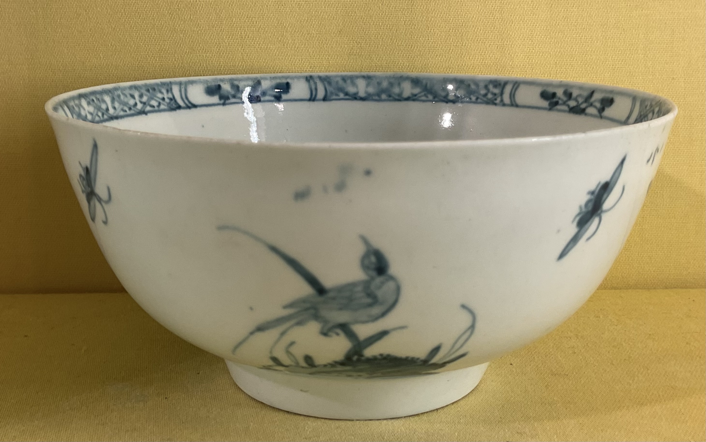 A Worcester round bowl 