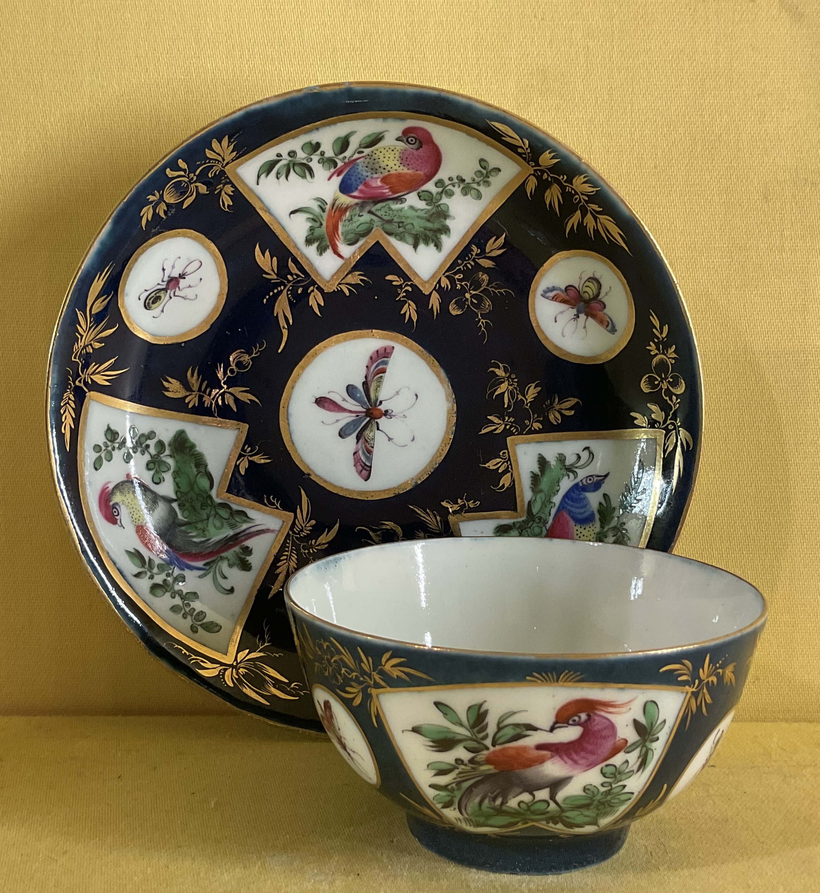 A Worcester tea bowl and saucer 