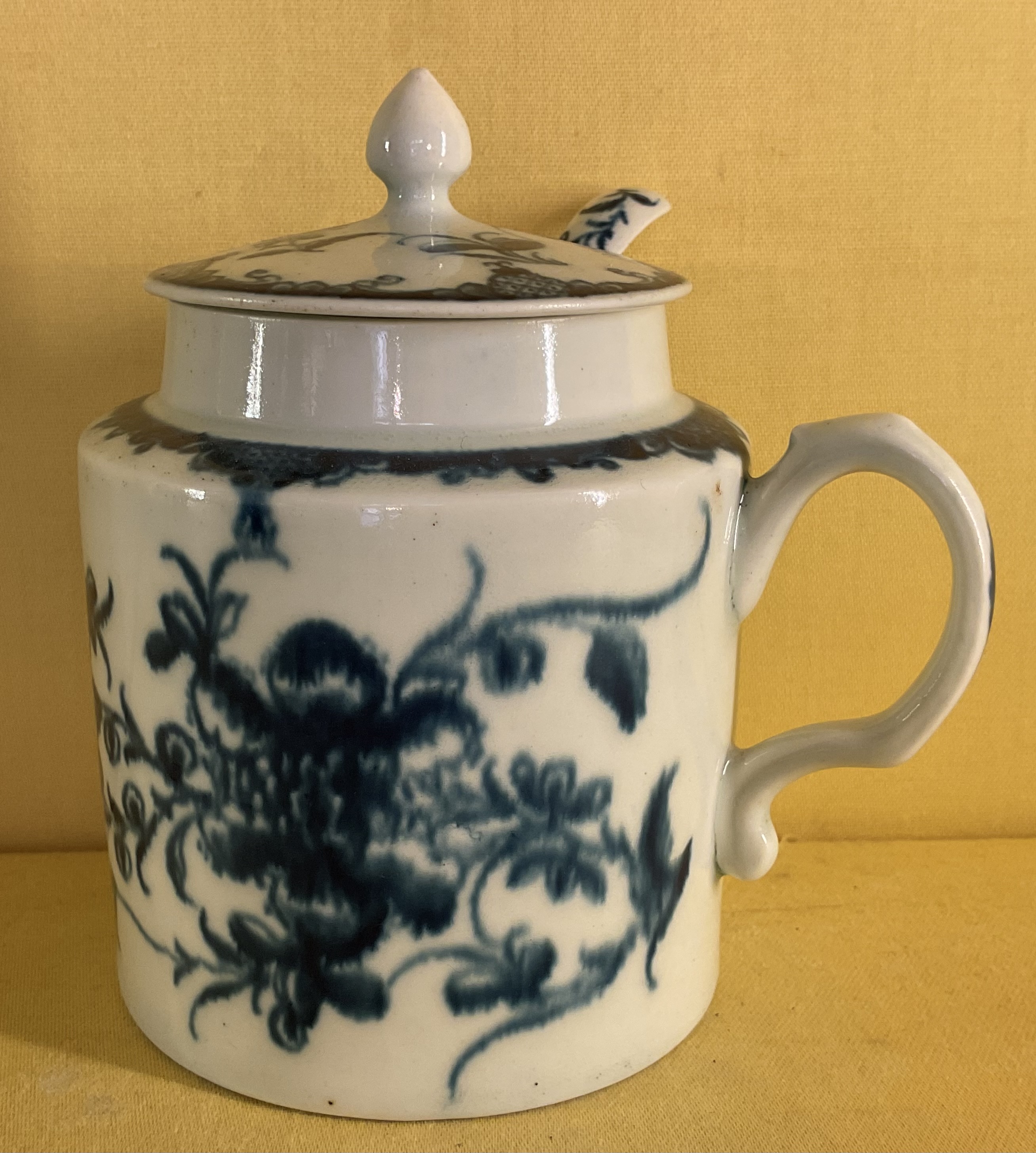 A rare Worcester large mustard pot, cover and ladle 