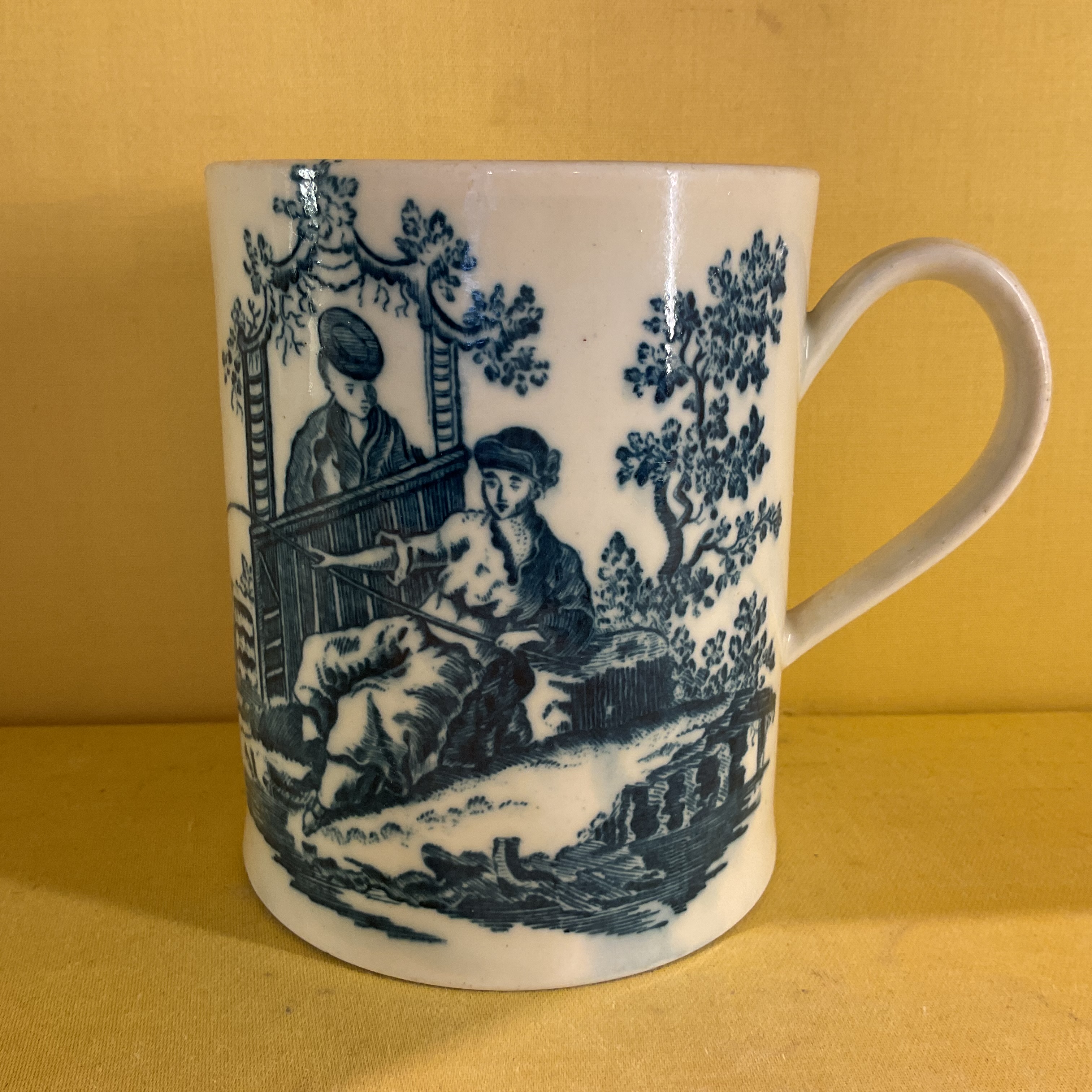 A Caughley cylindrical mug 