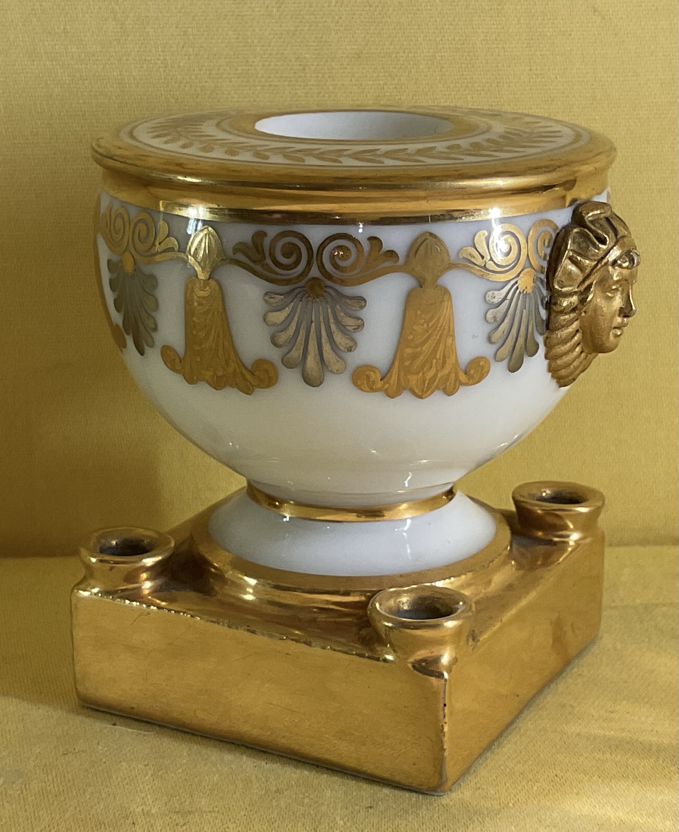 An unusual Paris (Nast) inkwell 