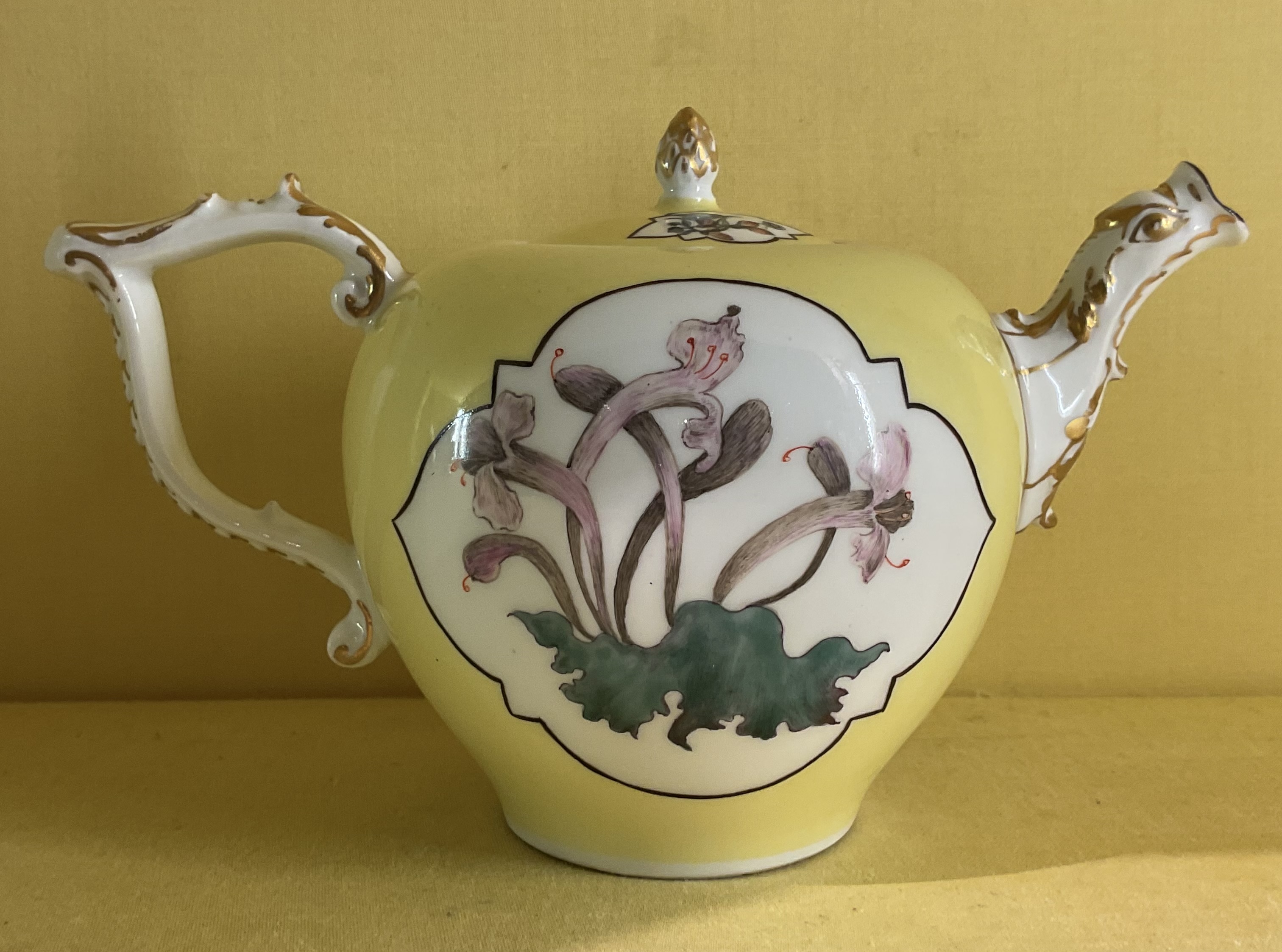 A fine Meissen teapot and cover 
