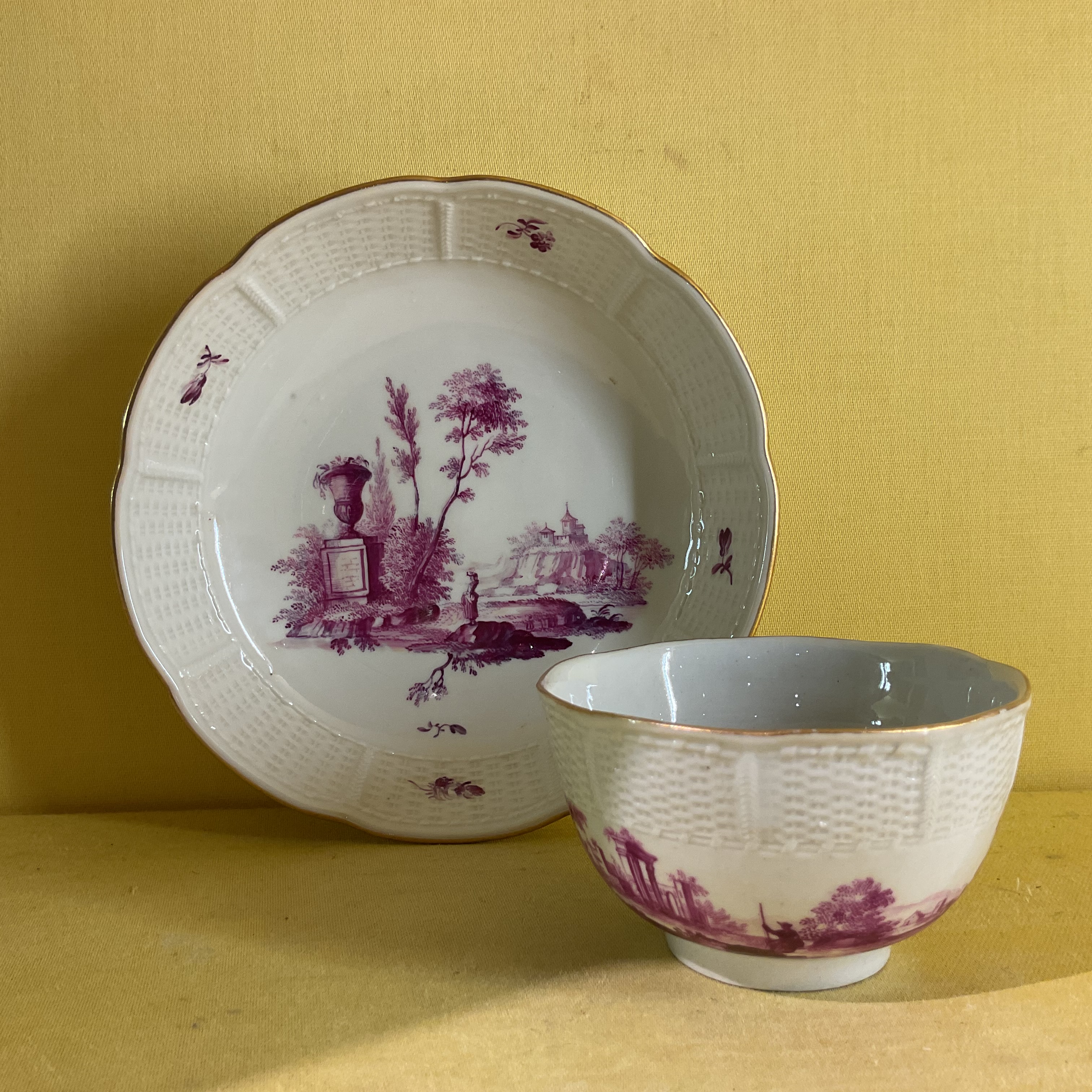 A Ludwigsburg tea bowl and saucer 