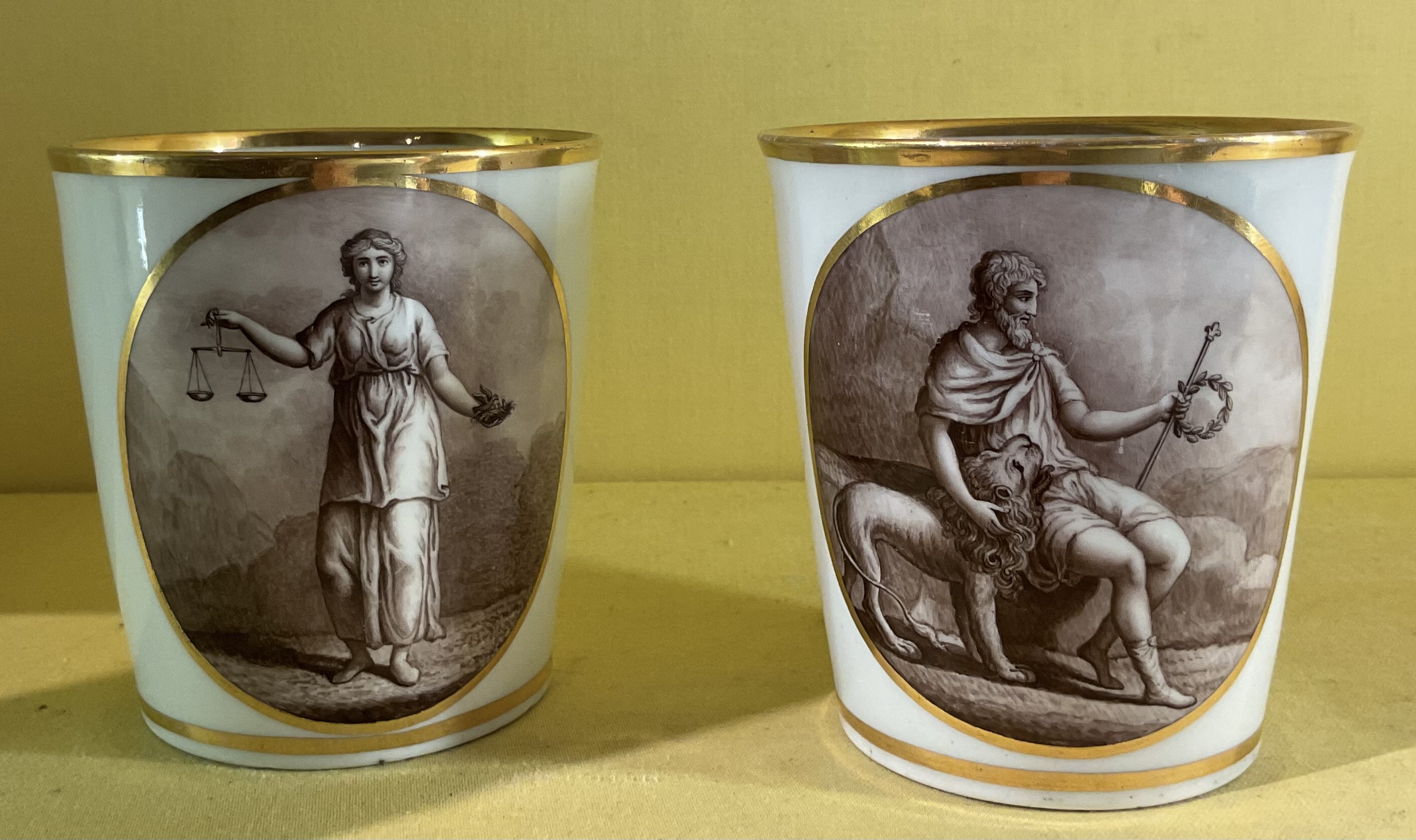 A fine pair of Flight and Barr Worcester beakers 