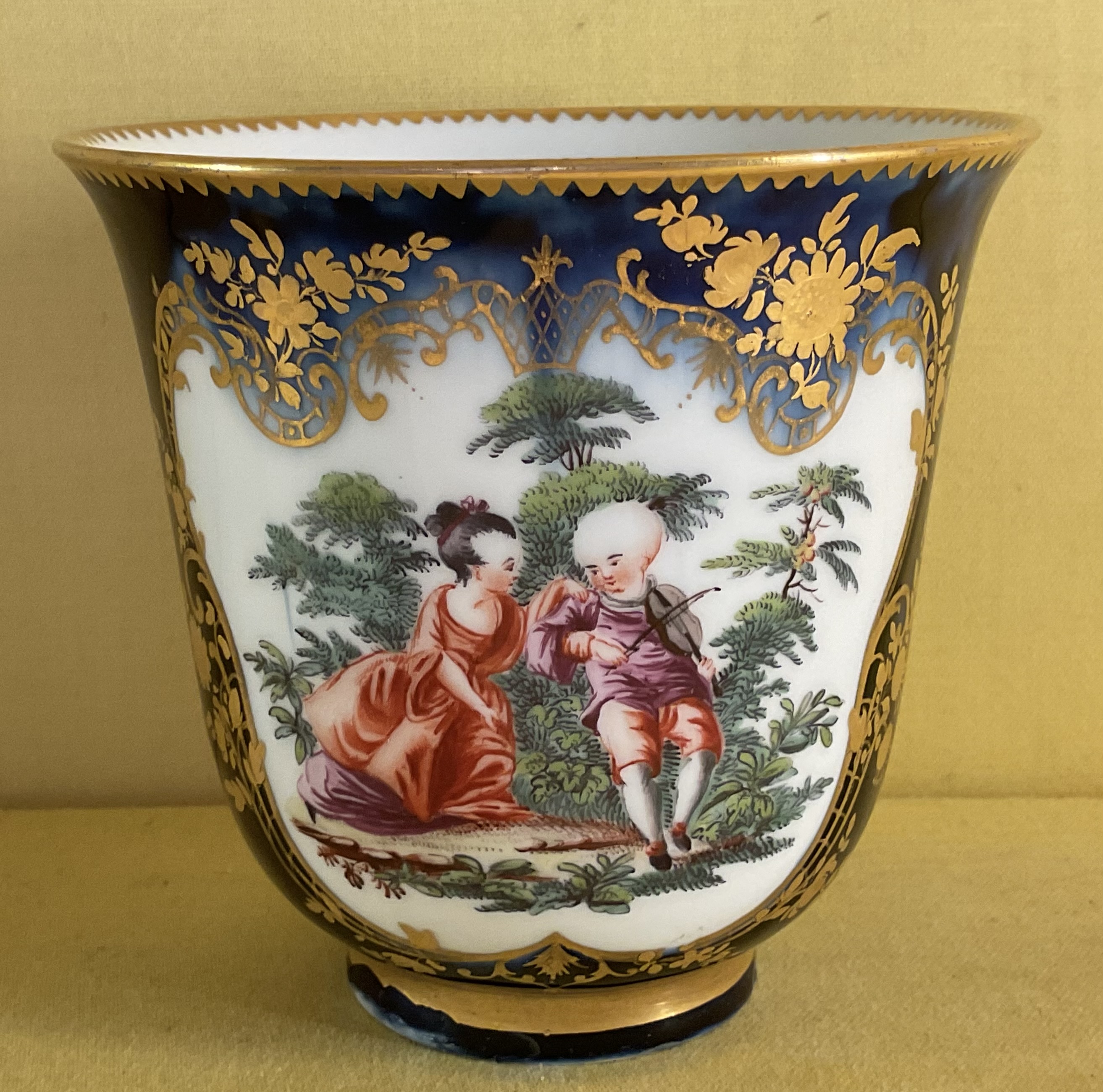 A Chelsea flared beaker 