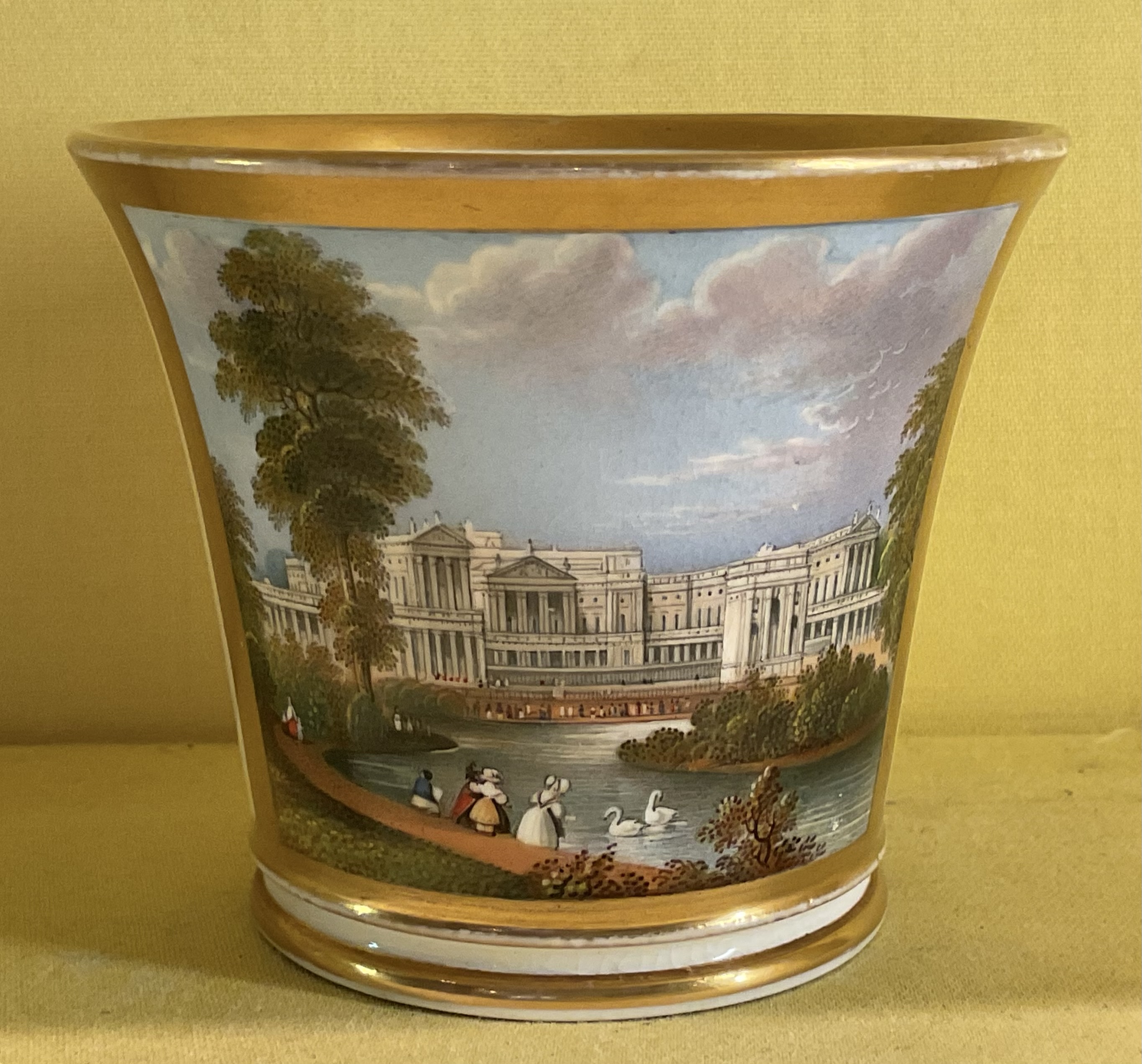 A Chamberlain’s Worcester cabinet cup