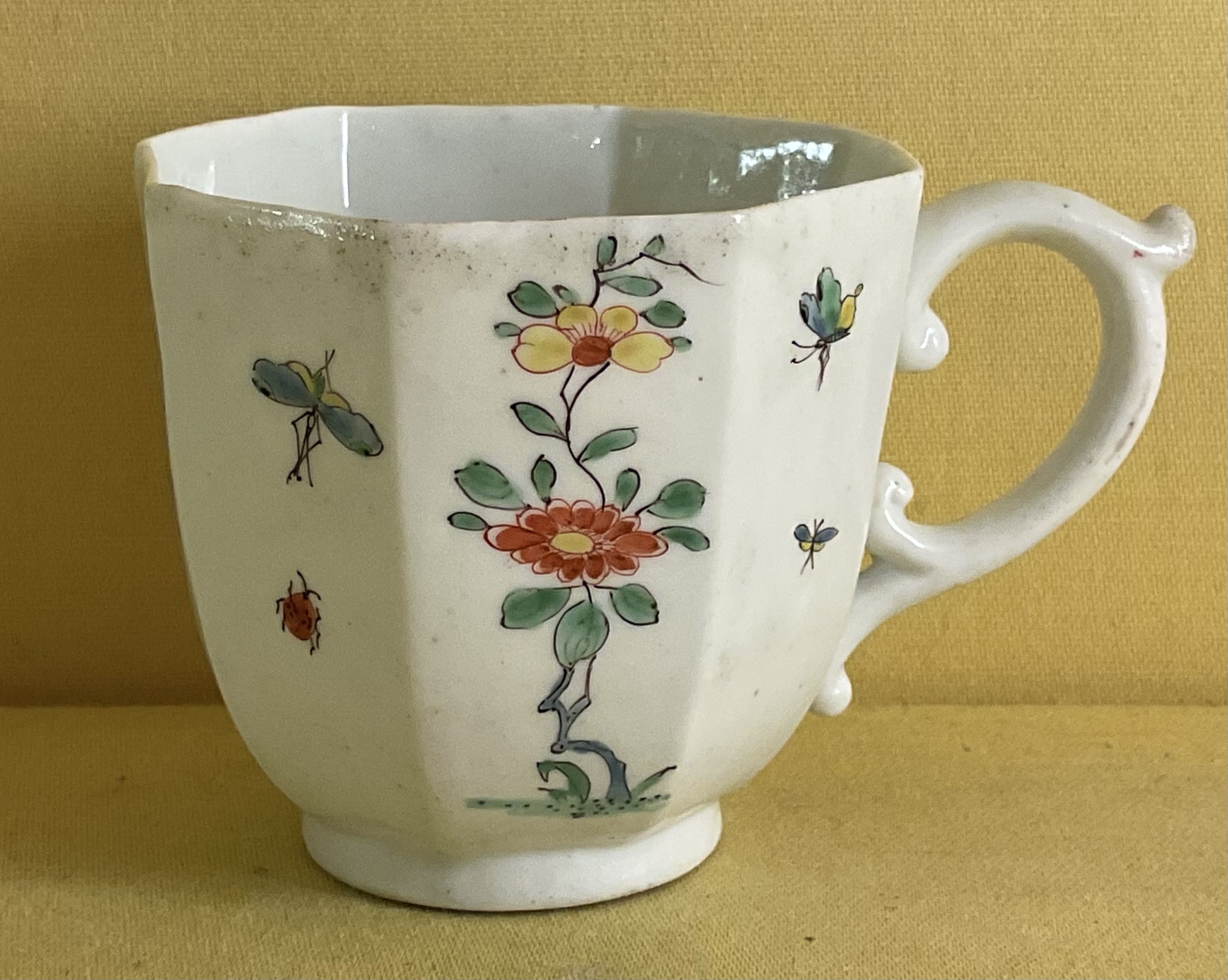 A Worcester octagonal coffee cup 