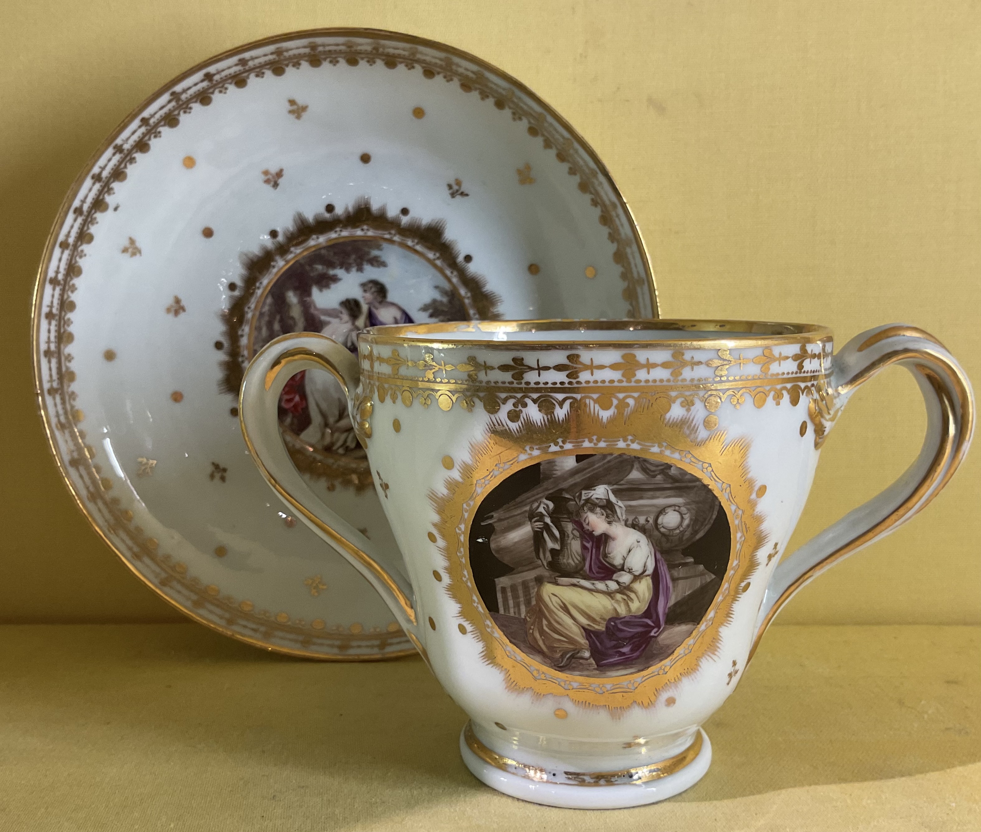 A Chamberlain’s Worcester chocolate cup and saucer 