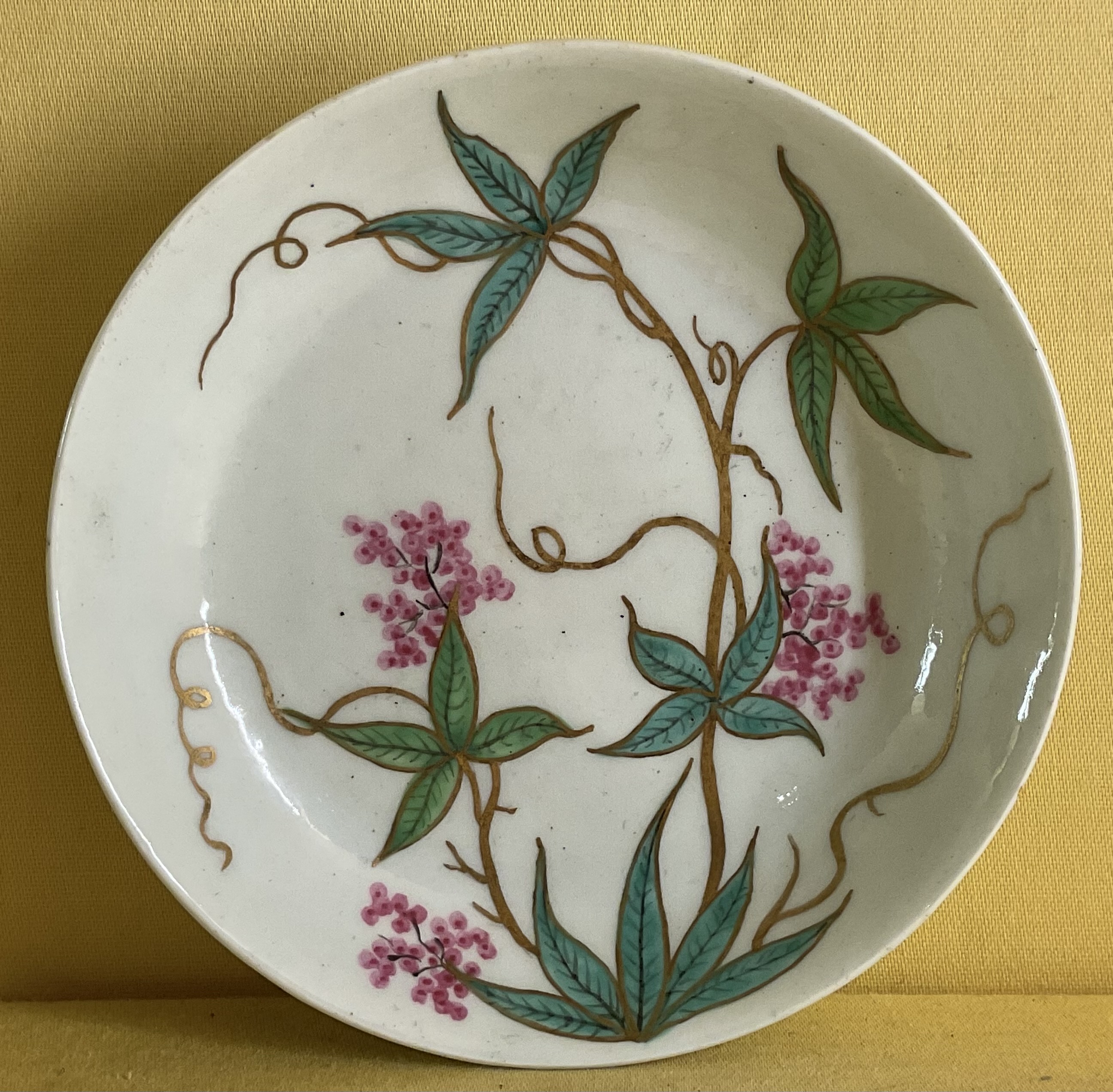 An extremely rare Worcester saucer 