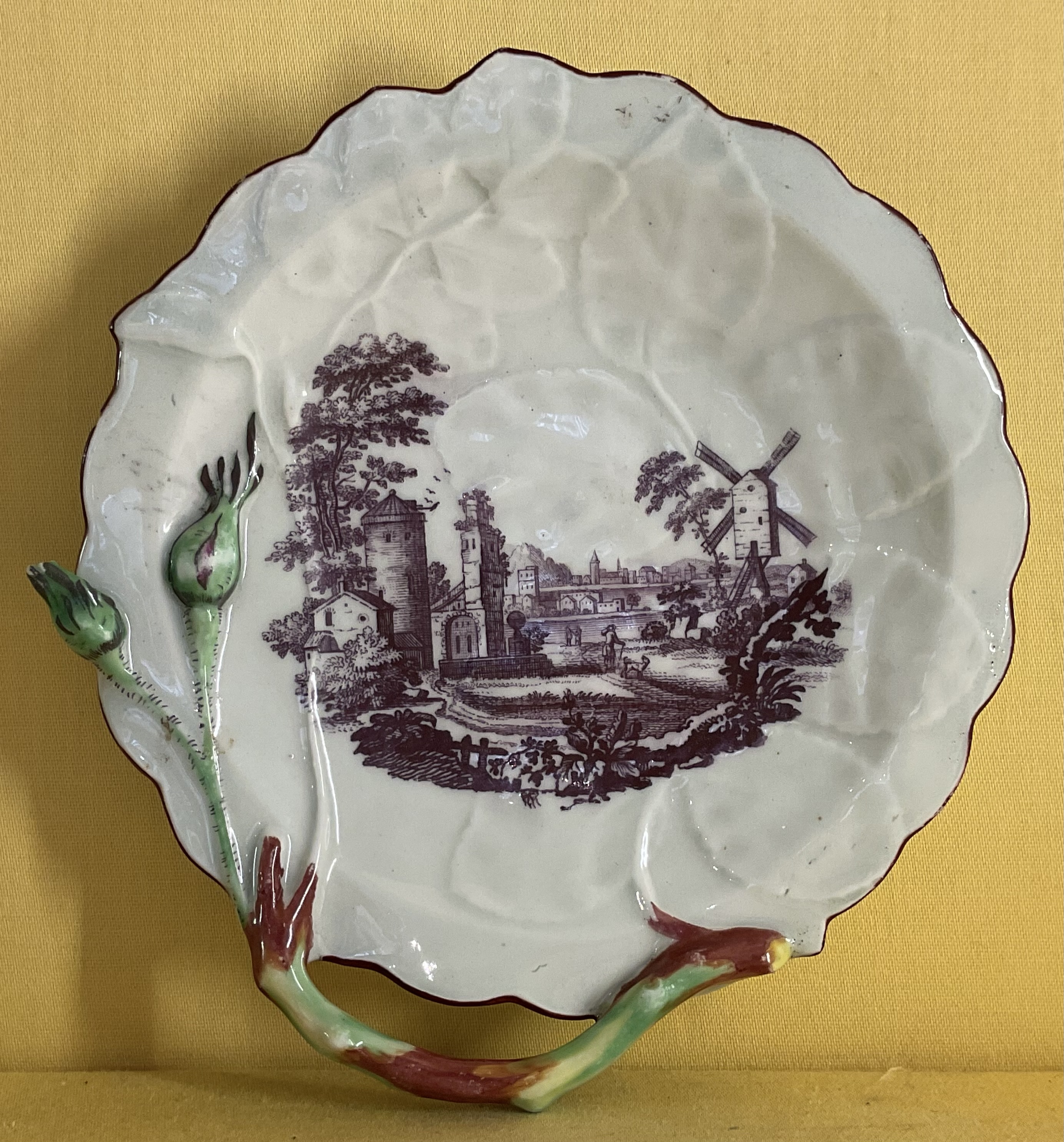 A Worcester ‘Blind Earl’ sweetmeat dish 