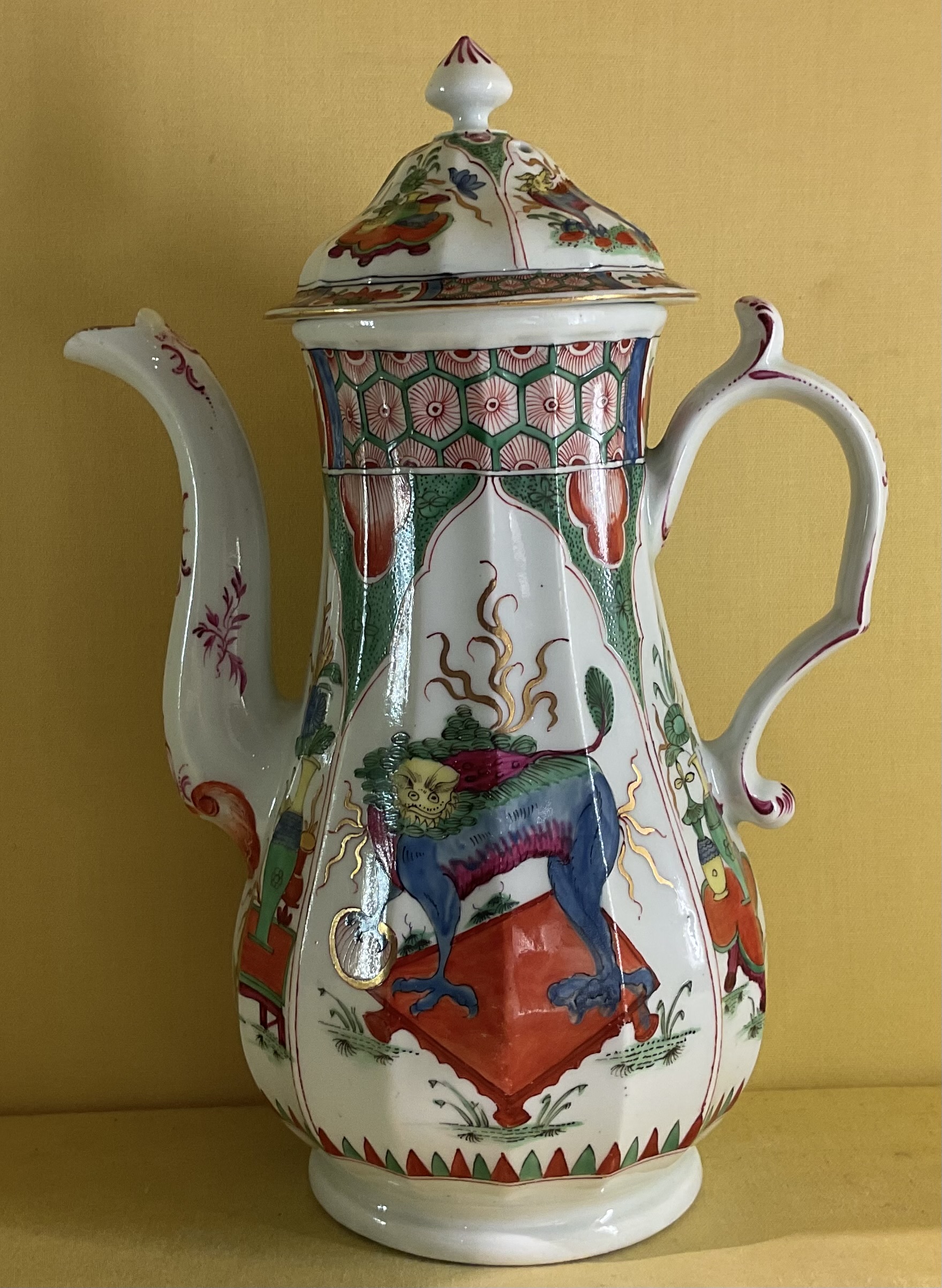 A fine Worcester coffee pot and cover 